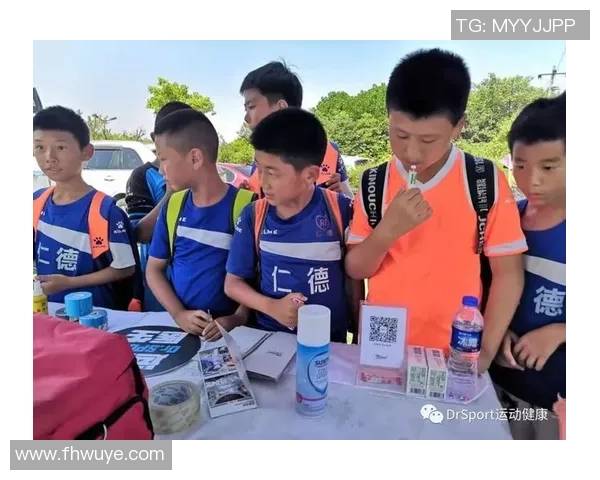 球星赛场上常喝哪些水助力运动表现与恢复揭秘 球星赛场上常喝哪些水助力运动表现与恢复揭秘