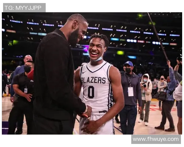 布朗尼足球球星崛起展现青春力量引领绿茵场新风潮